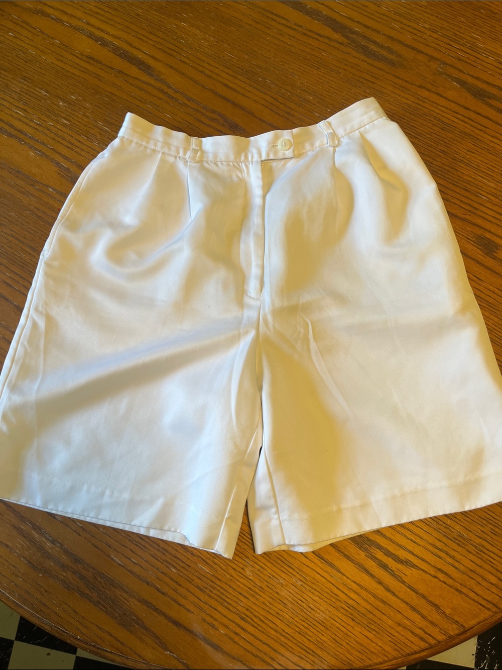david brooks White Pleated High-Rise Bermuda Walking Shorts Small